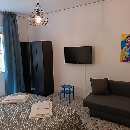 B&B Napoli Fuorigrotta Bagian luar foto